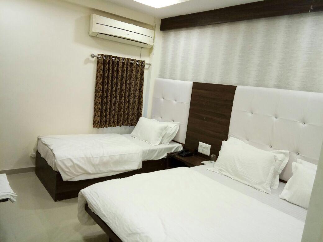 Hotel Sun Shine Ahmedabad Exterior photo
