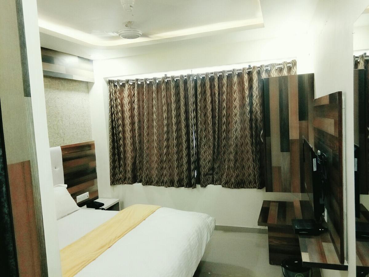 Hotel Sun Shine Ahmedabad Exterior photo